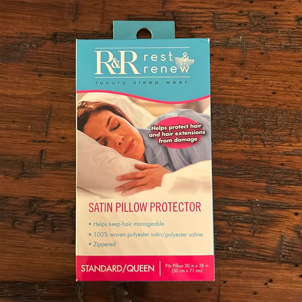 NWOT Satin pillow protector.